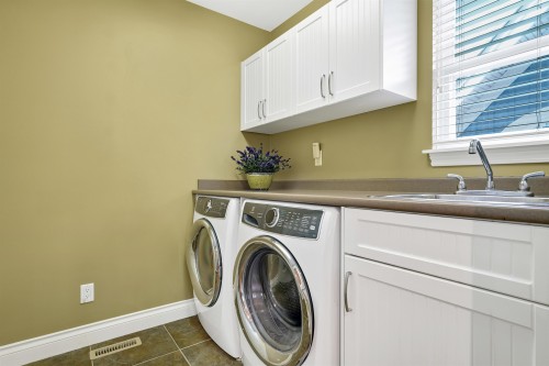 2052 128A Street, Surrey, BC 