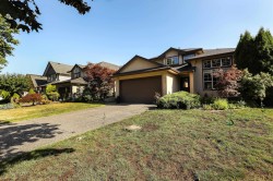 16932 60a Avenue  Surrey, BC V3S 8X5