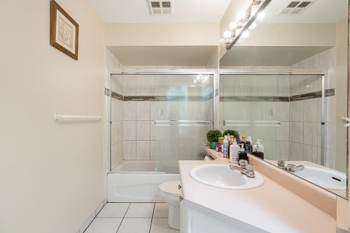 10-8257 121 A Street, Surrey, BC 