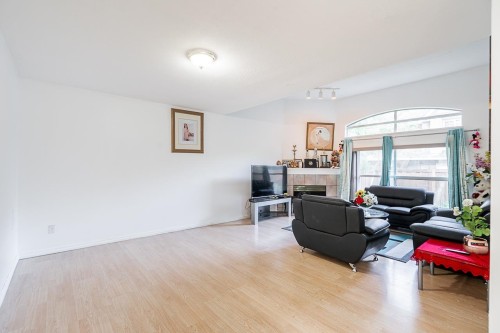 10-8257 121 A Street, Surrey, BC 