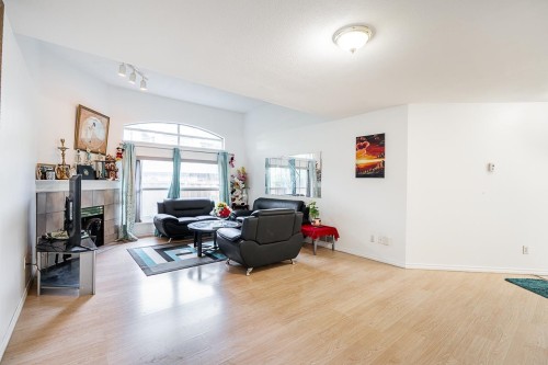 10-8257 121 A Street, Surrey, BC 