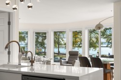 206-1119 Vidal Street  White Rock, BC V4B 3T4