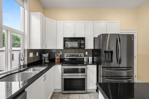 6085 165A Street, Surrey, BC 