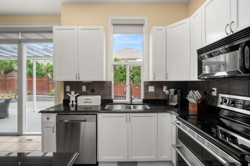 6085 165A Street, Surrey, BC 