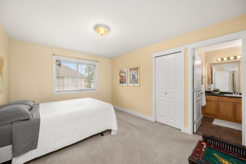 6085 165A Street, Surrey, BC 