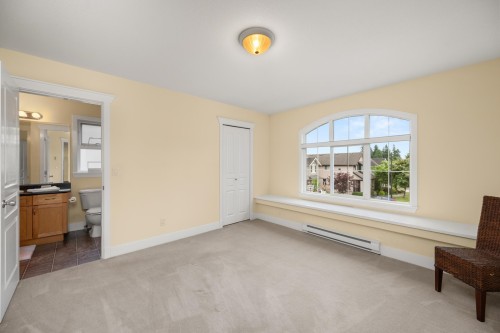 6085 165A Street, Surrey, BC 