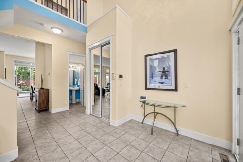 6085 165A Street, Surrey, BC 