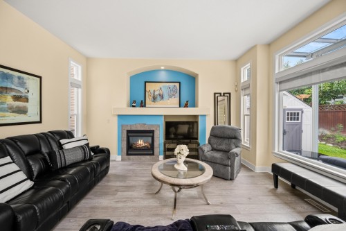 6085 165A Street, Surrey, BC 