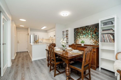 212-15991 Thrift Avenue, White Rock, BC 