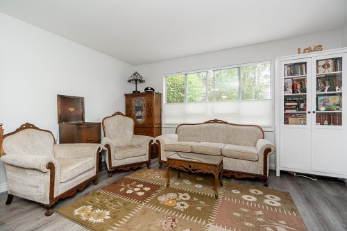 212-15991 Thrift Avenue, White Rock, BC 