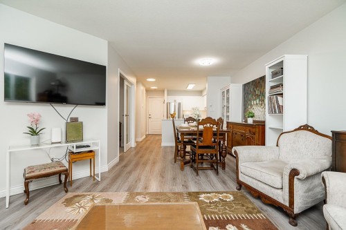 212-15991 Thrift Avenue, White Rock, BC 