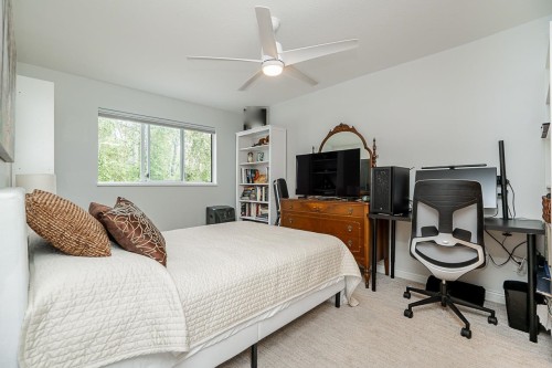 212-15991 Thrift Avenue, White Rock, BC 