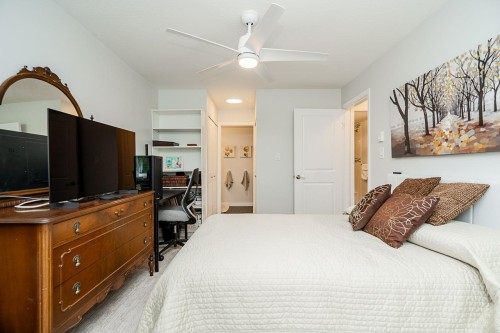 212-15991 Thrift Avenue, White Rock, BC 