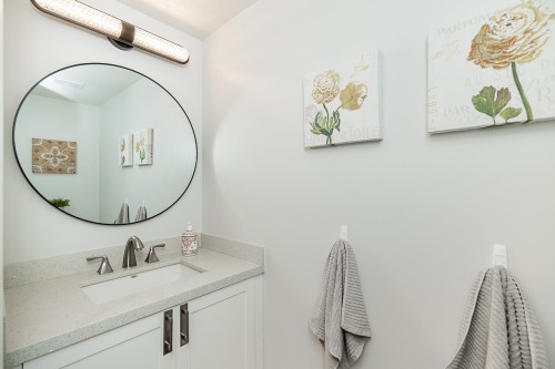 212-15991 Thrift Avenue, White Rock, BC 