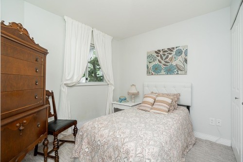 212-15991 Thrift Avenue, White Rock, BC 