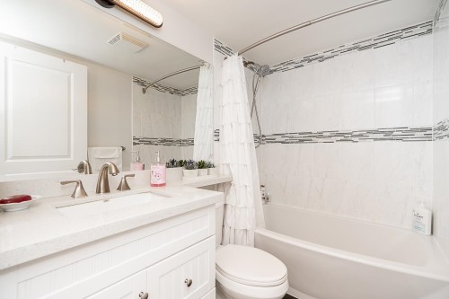 212-15991 Thrift Avenue, White Rock, BC 