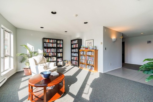 212-15991 Thrift Avenue, White Rock, BC 