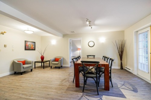 212-15991 Thrift Avenue, White Rock, BC 