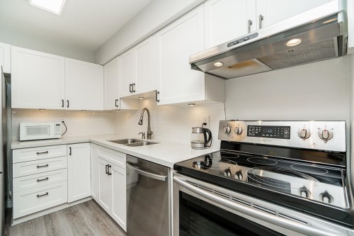 212-15991 Thrift Avenue, White Rock, BC 