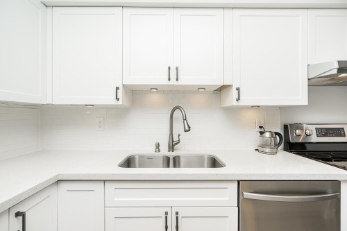 212-15991 Thrift Avenue, White Rock, BC 