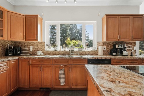 18152 58 Avenue, Surrey, BC 