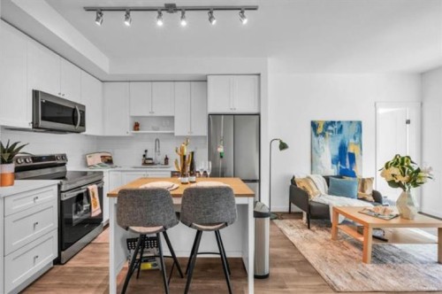 302-15825 85 Avenue, Surrey, BC 