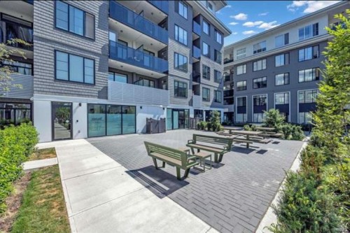 302-15825 85 Avenue, Surrey, BC 