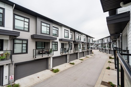 9-7127 193A Street, Surrey, BC 