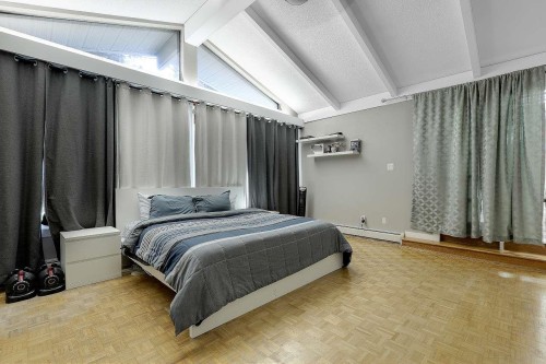 13721 Marine Drive, Surrey, BC 