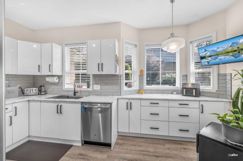 38-18707 65 Avenue, Surrey, BC 