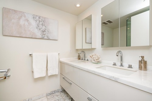 203-1150 Oxford Street, White Rock, BC 