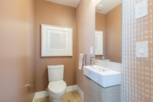 8-16325 21 Avenue, Surrey, BC 