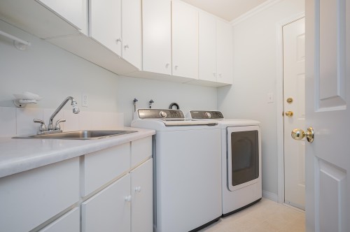 8459 142A Street, Surrey, BC 