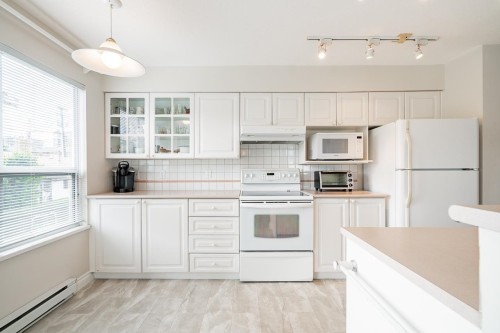 205-1576 Merklin Street, White Rock, BC 