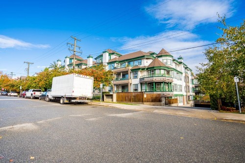 205-1576 Merklin Street, White Rock, BC 