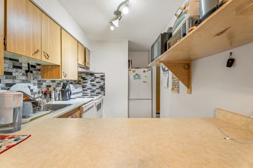 208-7144 133B Street, Surrey, BC 