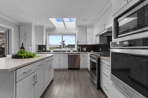 1170 Dolphin Street  White Rock, BC V4B 4G8