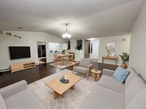 8846 Queen Mary Boulevard, Surrey, BC 