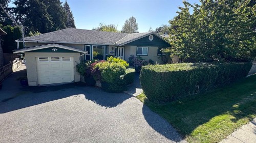 15970 Thrift Avenue  White Rock, BC V4B 2N1