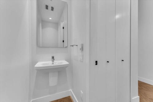 112-13929 105 Boulevard, Surrey, BC 