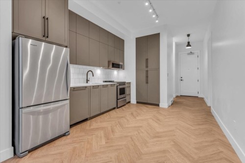 112-13929 105 Boulevard, Surrey, BC 