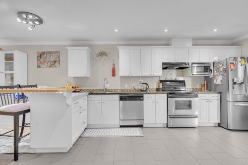 113-7837 120A Street, Surrey, BC 