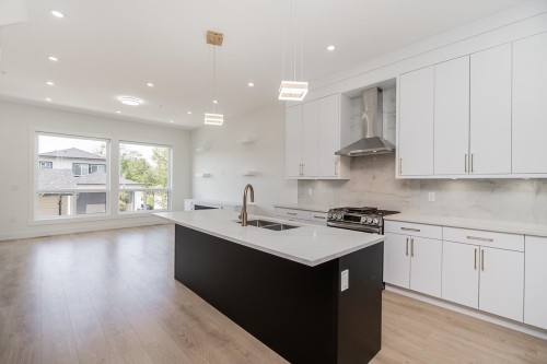 20535 74b Avenue  Langley, BC V2Y 3S8