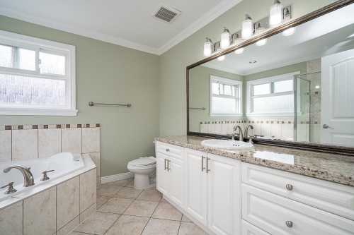 7568 149 Street, Surrey, BC 