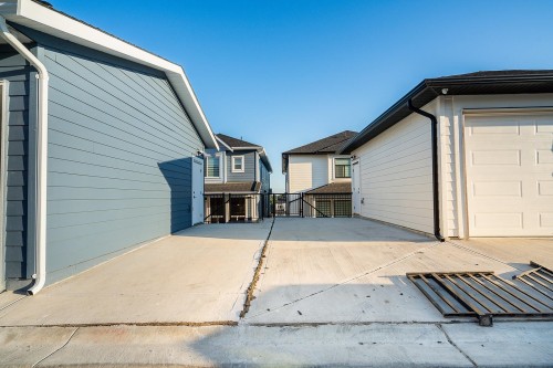 102-16693 16 Avenue, Surrey, BC 