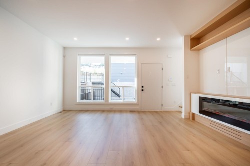 102-16693 16 Avenue, Surrey, BC 