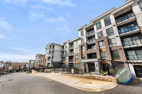 B407-20087 68 Avenue, Langley, BC 