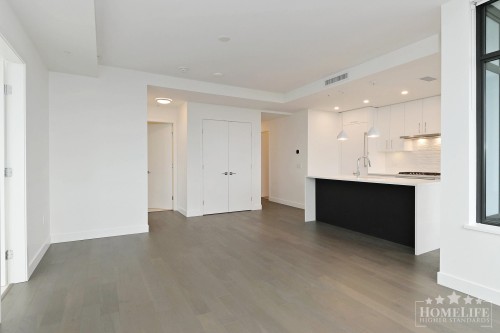 1302-1588 Johnston Road, White Rock, BC 