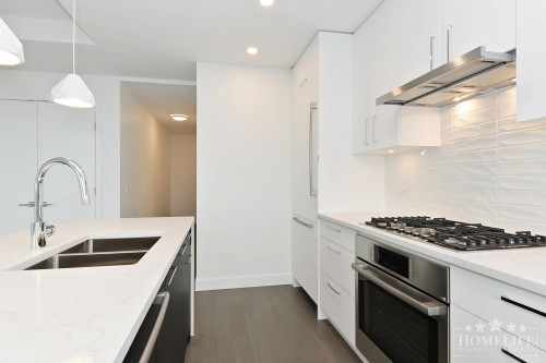 1302-1588 Johnston Road, White Rock, BC 