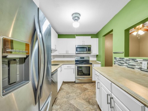 211-10157 University Drive, Surrey, BC 